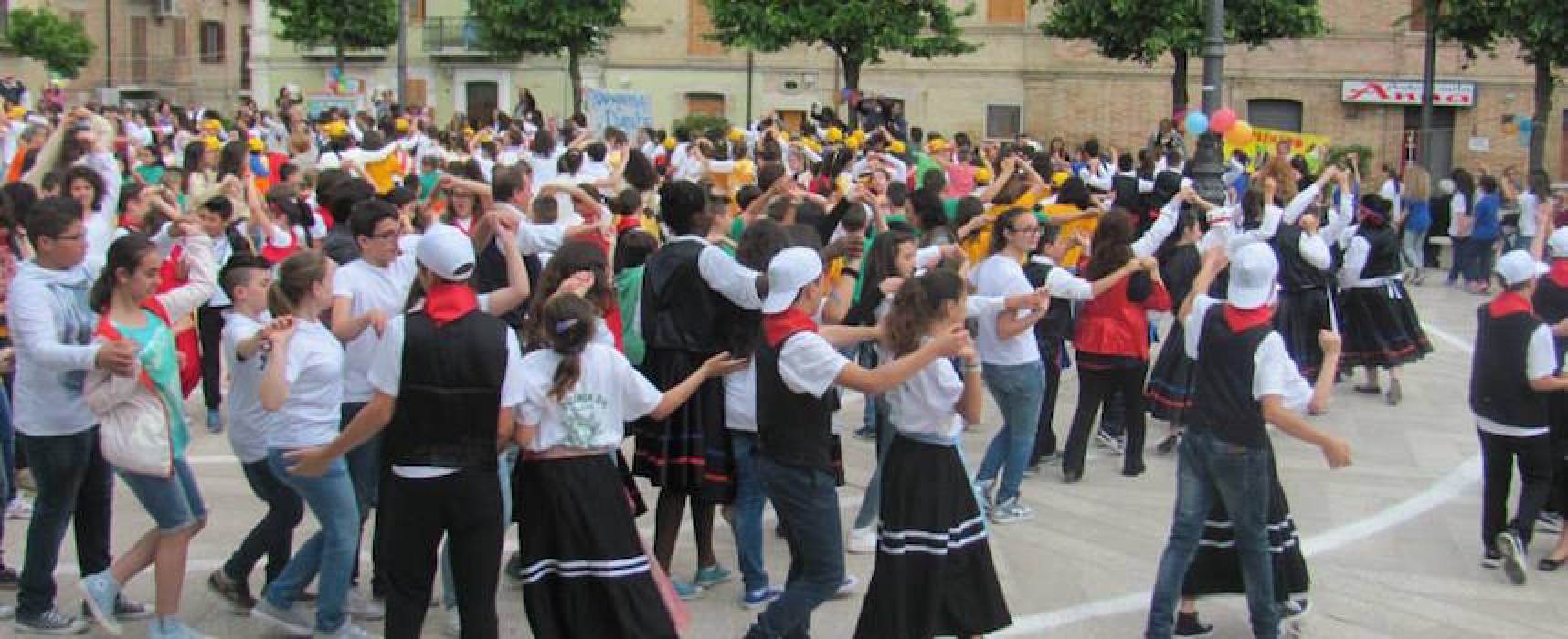 Gli alunni della Monterisi protagonisti della XIII edizione del festival Danzarìa