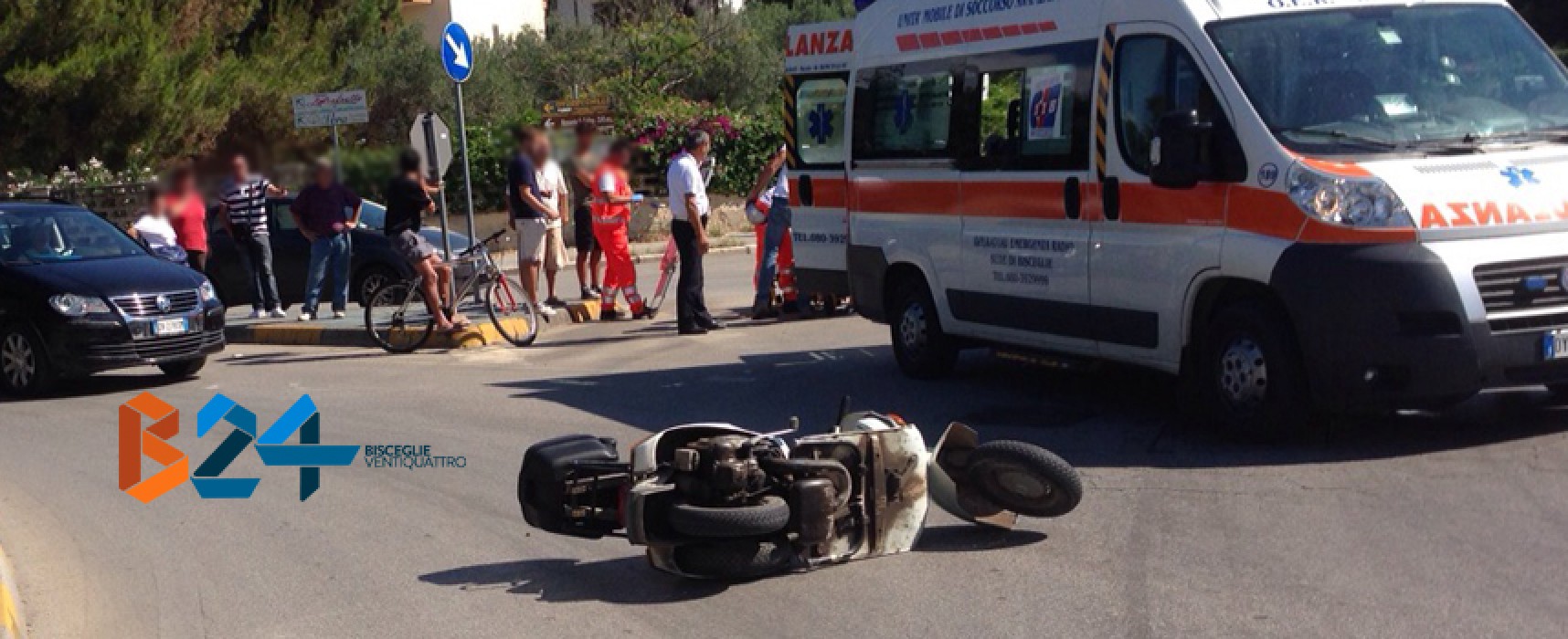 Incidente alla rotonda di via Sant’Andrea, 65enne in Vespa trasportato al pronto soccorso / FOTO