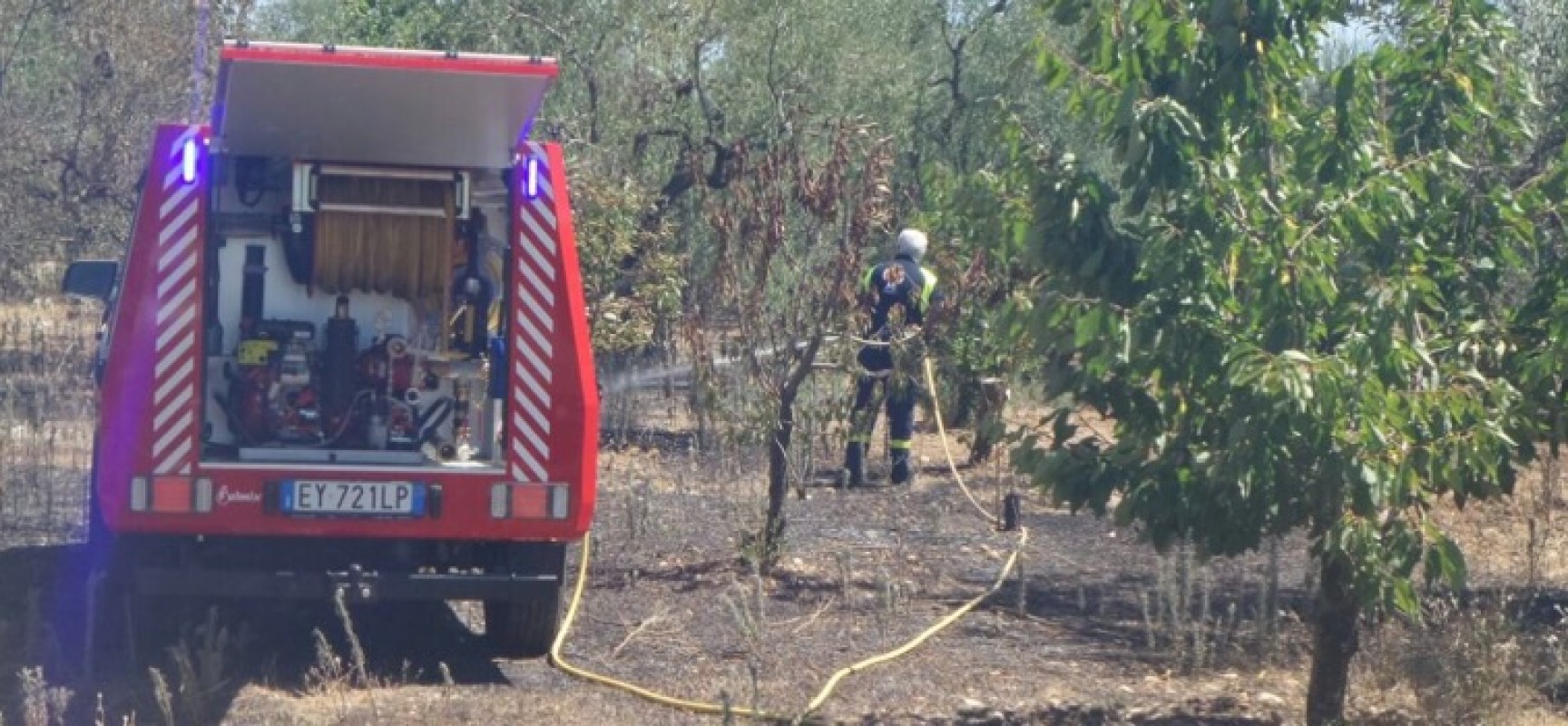 Terzo incendio in tre giorni: gli O.E.R. intervengono in zona Sant’Andrea
