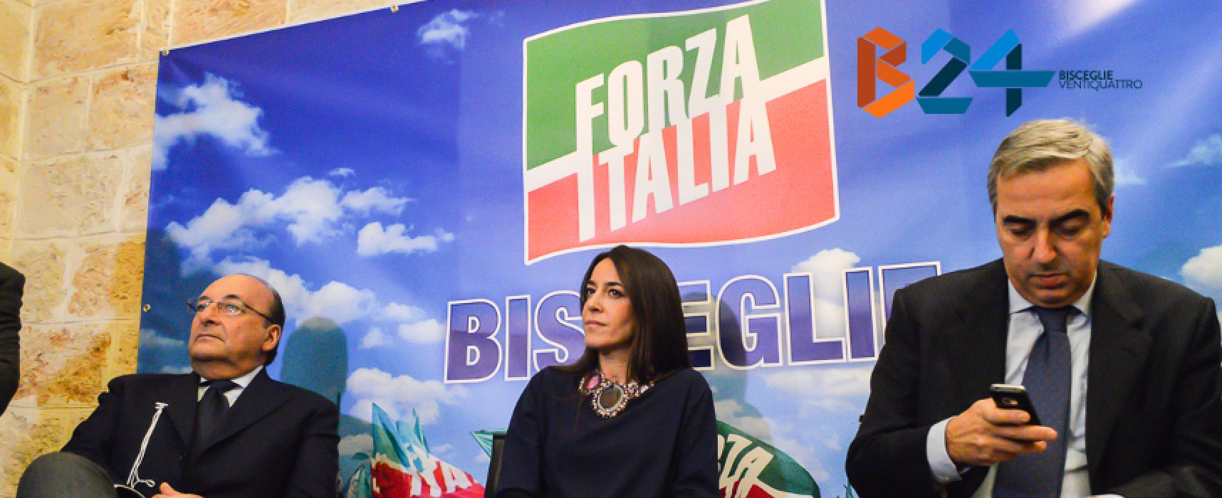 Inaugurata la sezione di Forza Italia insieme a Maurizio Gasparri e Mara Carfagna /FOTO