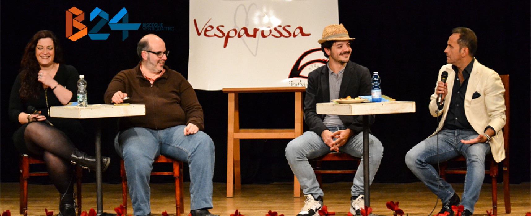 Uccio De Santis e Mario Pennelli stregano il “Don Sturzo” nella serata dedicata al Vesparossa / FOTO