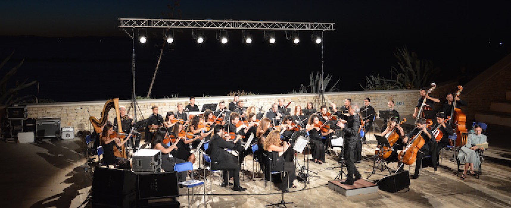 Orchestra Filarmonica Pugliese, le note di Ennio Morricone incantano il Teatro Mediterraneo