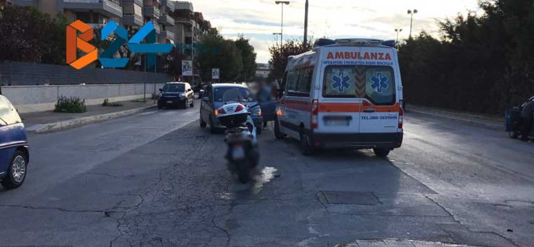 Incidente in via San Martino, motociclista al pronto soccorso / FOTO