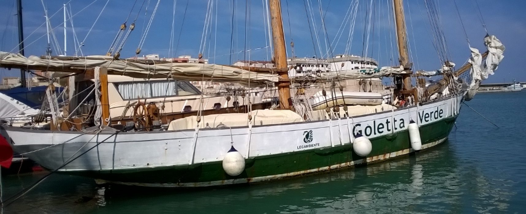 La Goletta verde approda a Bisceglie, idee e iniziative per promuovere la cultura del mare