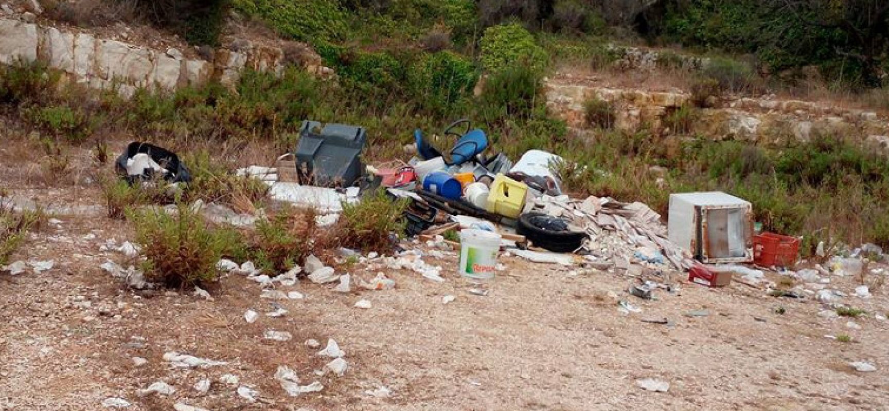 Federazione Pro Natura denuncia degrado costa di Levante / FOTO