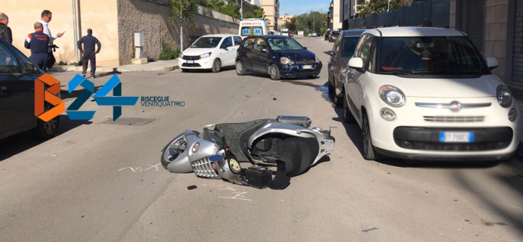 Scontro auto-moto in zona san Pietro, feriti due diciottenni