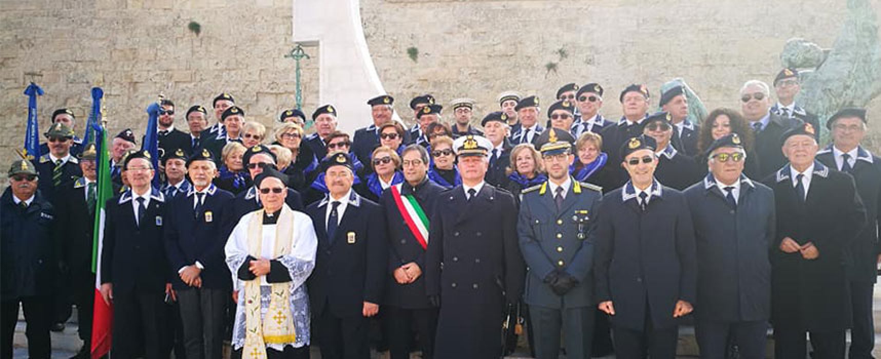 Sindaco e Marinai d’Italia di Bisceglie hanno ricordato in una cerimonia i caduti in mare