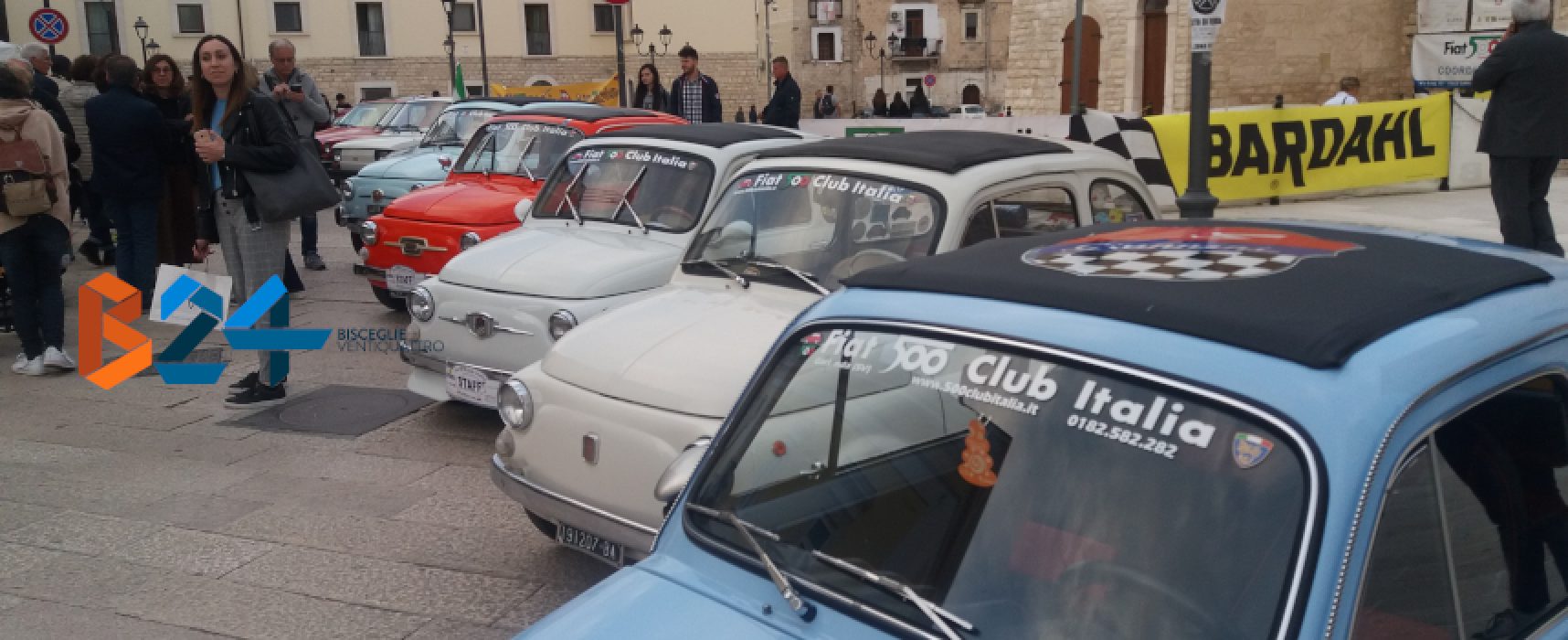 Raduno Fiat 500, un trionfo di colori, clacson e storia italiana / FOTO