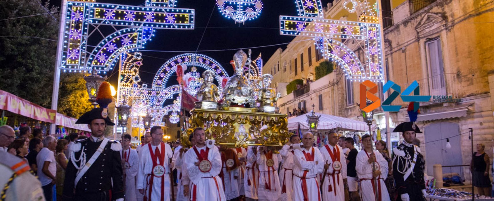 Festa patronale, sacralità e tradizione rivivono nei festeggiamenti della domenica dei santi / FOTO