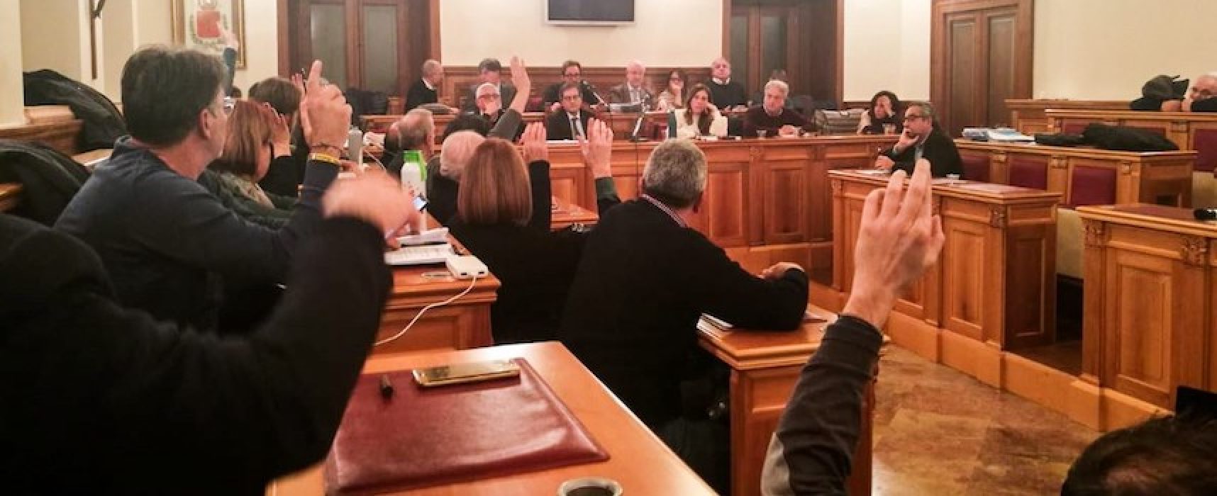 Consiglio comunale, maggioranza riapprova Dup con parte dell’opposizione fuori dall’aula