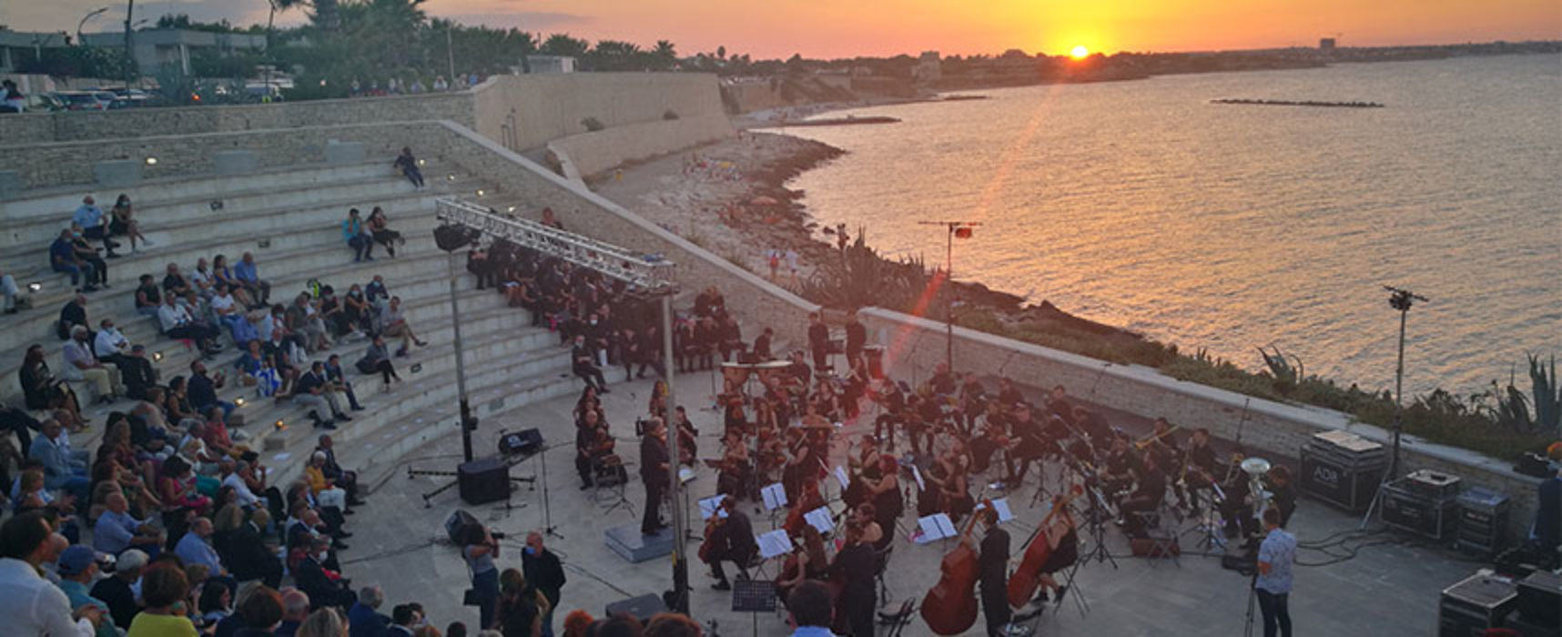 L’Orchestra Biagio Abbate emoziona con le note di Verdi al tramonto di Bisceglie / VIDEO e FOTO