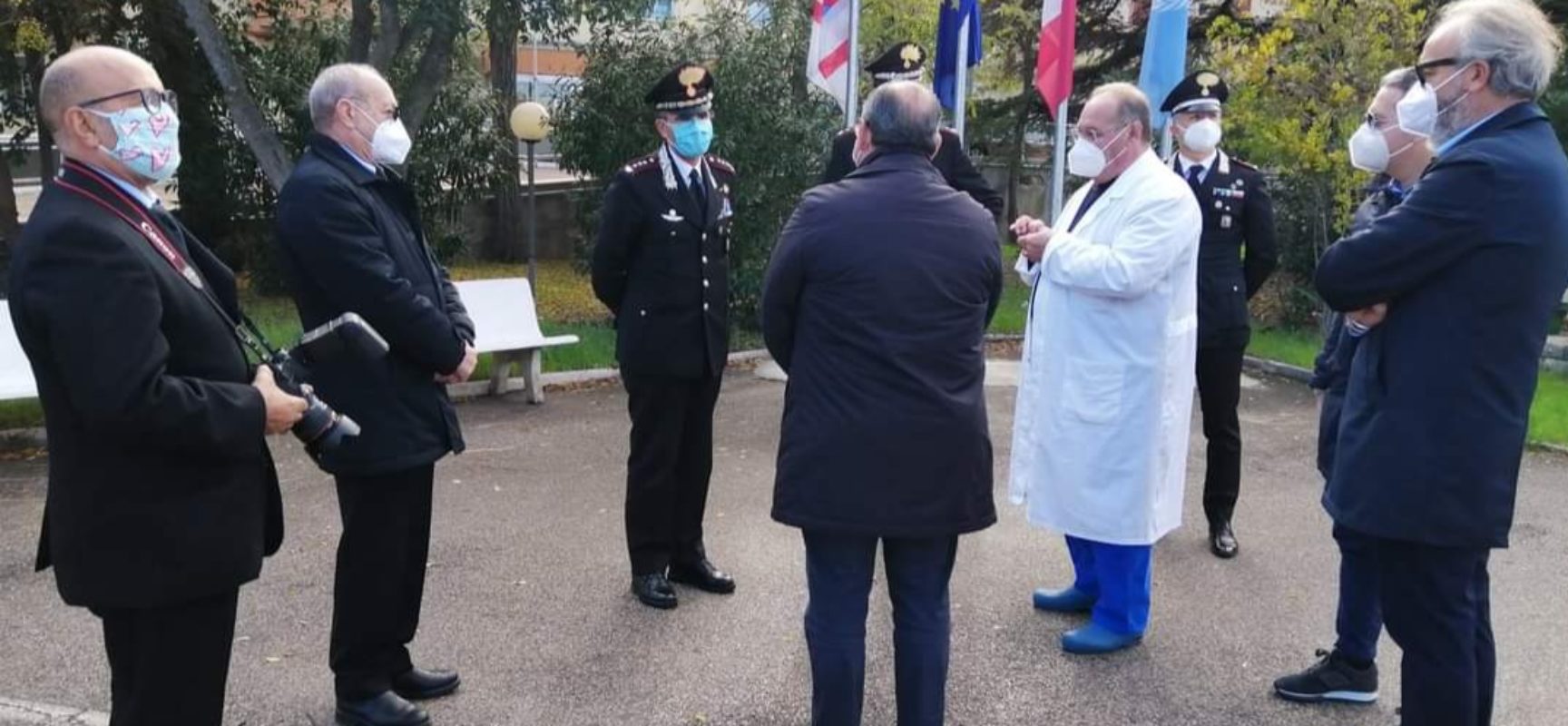Carabinieri e Comitato de Trizio donano dispositivi di protezione a operatori sanitari