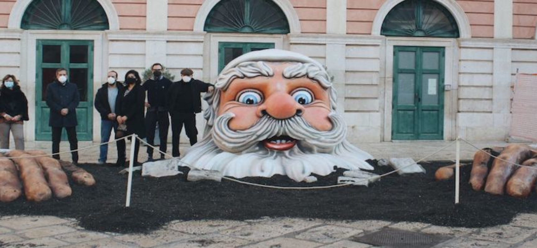 Un Babbo Natale gigante in piazza Regina Margherita: la nuova iniziativa di sistemaGaribaldi
