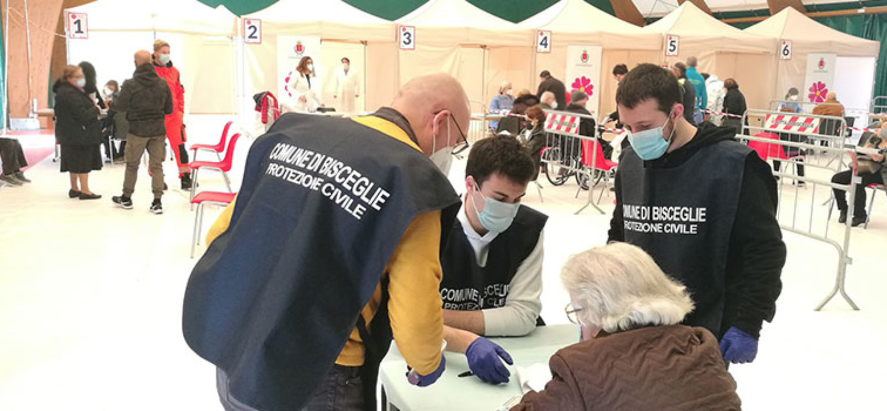 Campagna vaccinale Puglia, al via prenotazioni fascia 59-50 anni