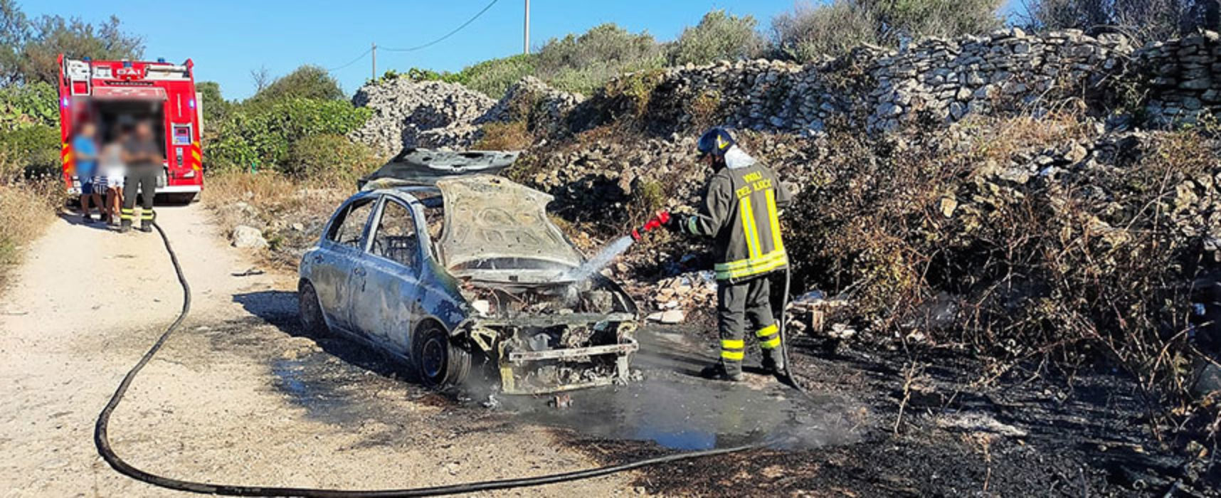 Incendio in zona Pantano, a fuoco sterpaglie ed un’auto