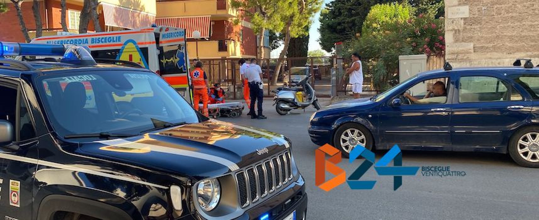 Incidente tra auto e vespa in via Imbriani: 23enne in ospedale
