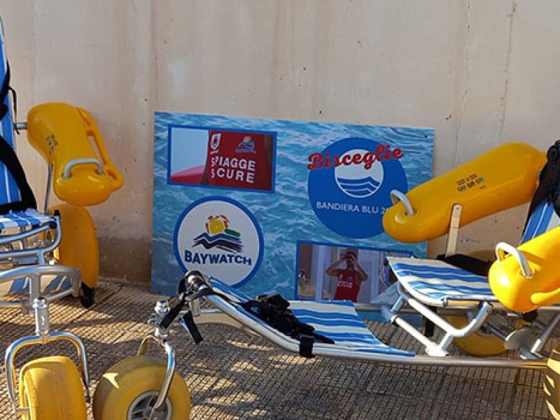 Associazione Baywatch acquista una nuova sedia Job per le persone disabili in spiaggia