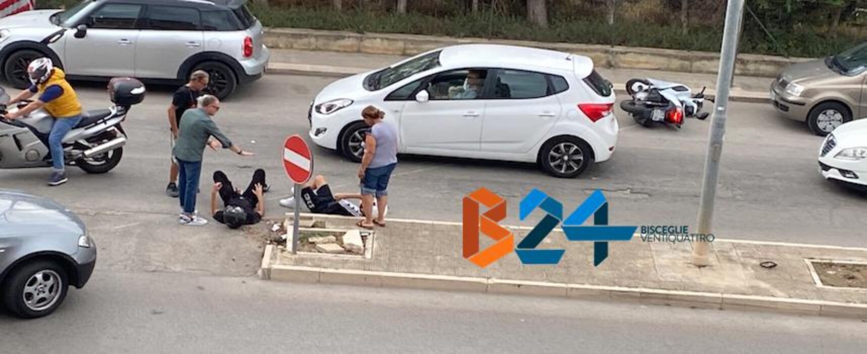 Incidente tra auto e scooter in via San Martino: due ragazzi finiscono in ospedale