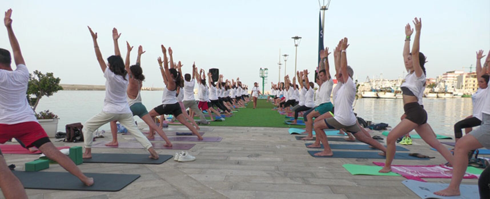 Grande successo di partecipazione per la Giornata Internazionale dello Yoga 2023 / VIDEO